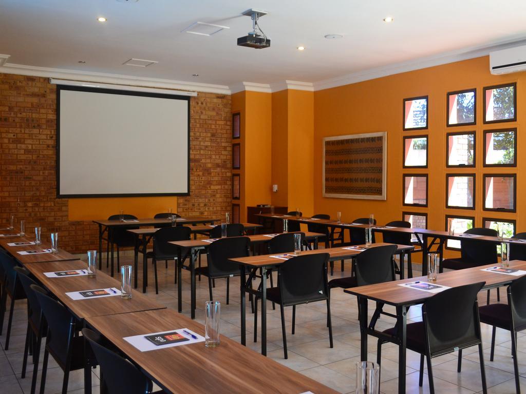 Boga Legaba Guest House & Conference Centre Mafikeng Exterior photo