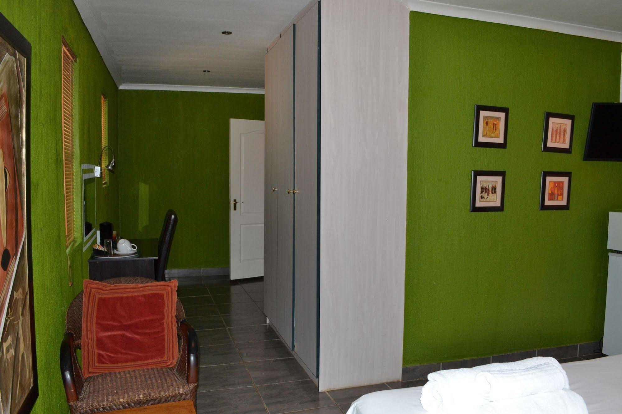 Boga Legaba Guest House & Conference Centre Mafikeng Exterior photo
